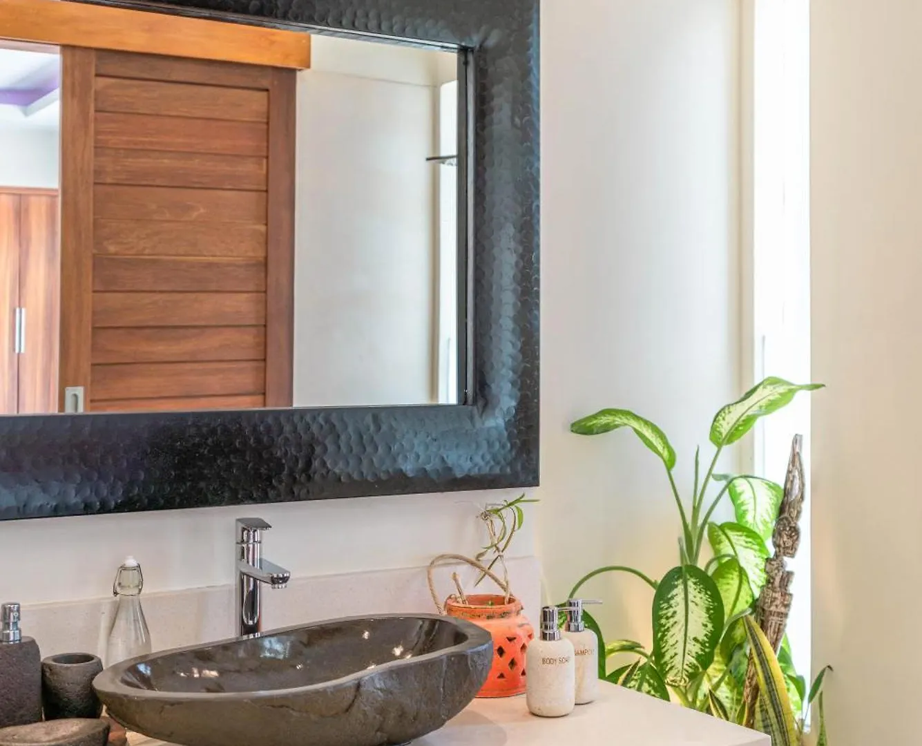 Villa Sawah - 3Bd In Seminyak Center インドネシア